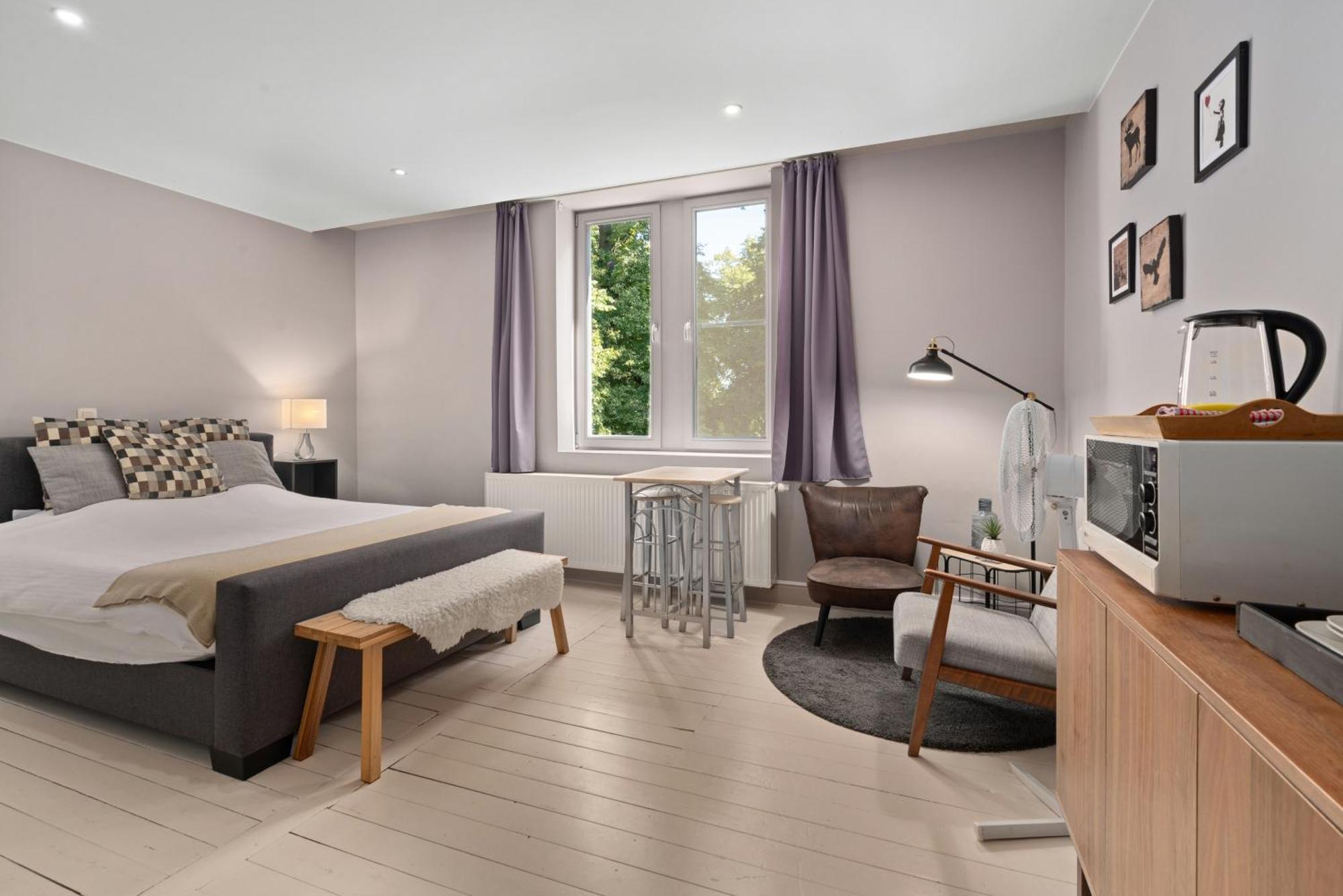 Spacious Guest Suites Near Historic Market - 5 Min Walk Брюж Екстериор снимка