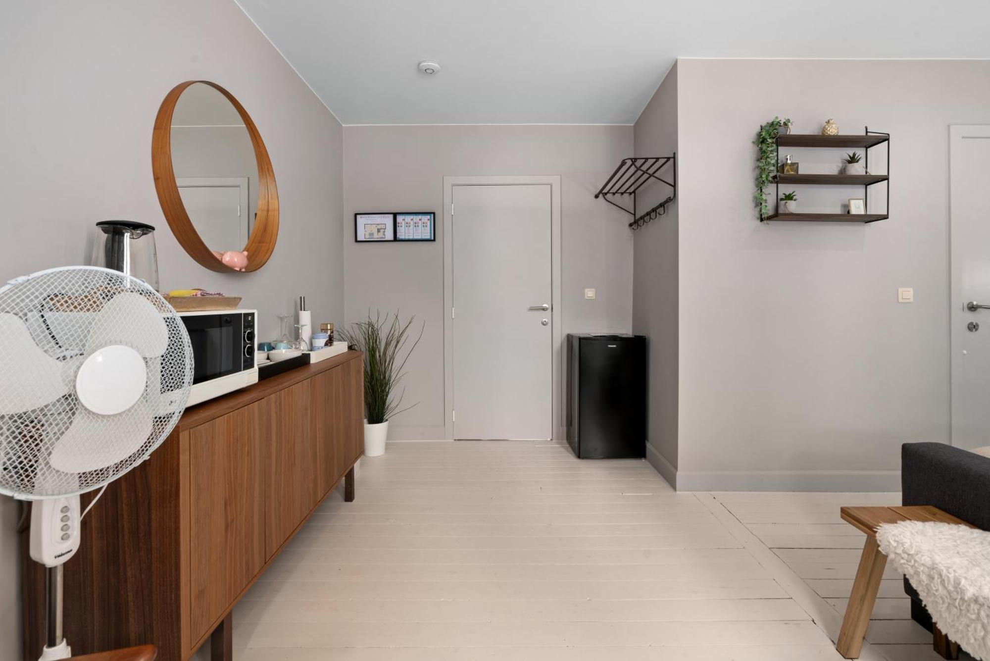 Spacious Guest Suites Near Historic Market - 5 Min Walk Брюж Екстериор снимка