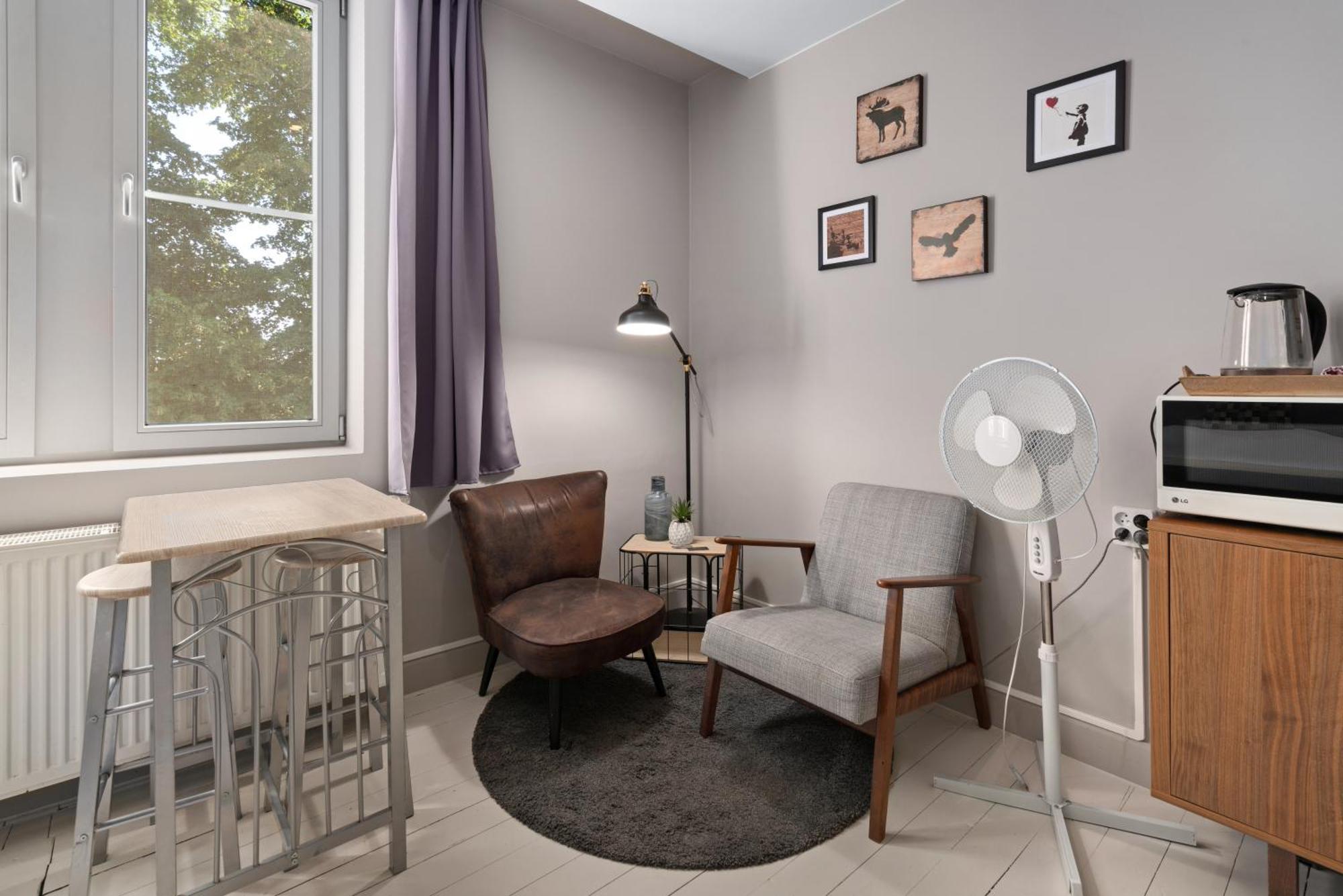 Spacious Guest Suites Near Historic Market - 5 Min Walk Брюж Екстериор снимка