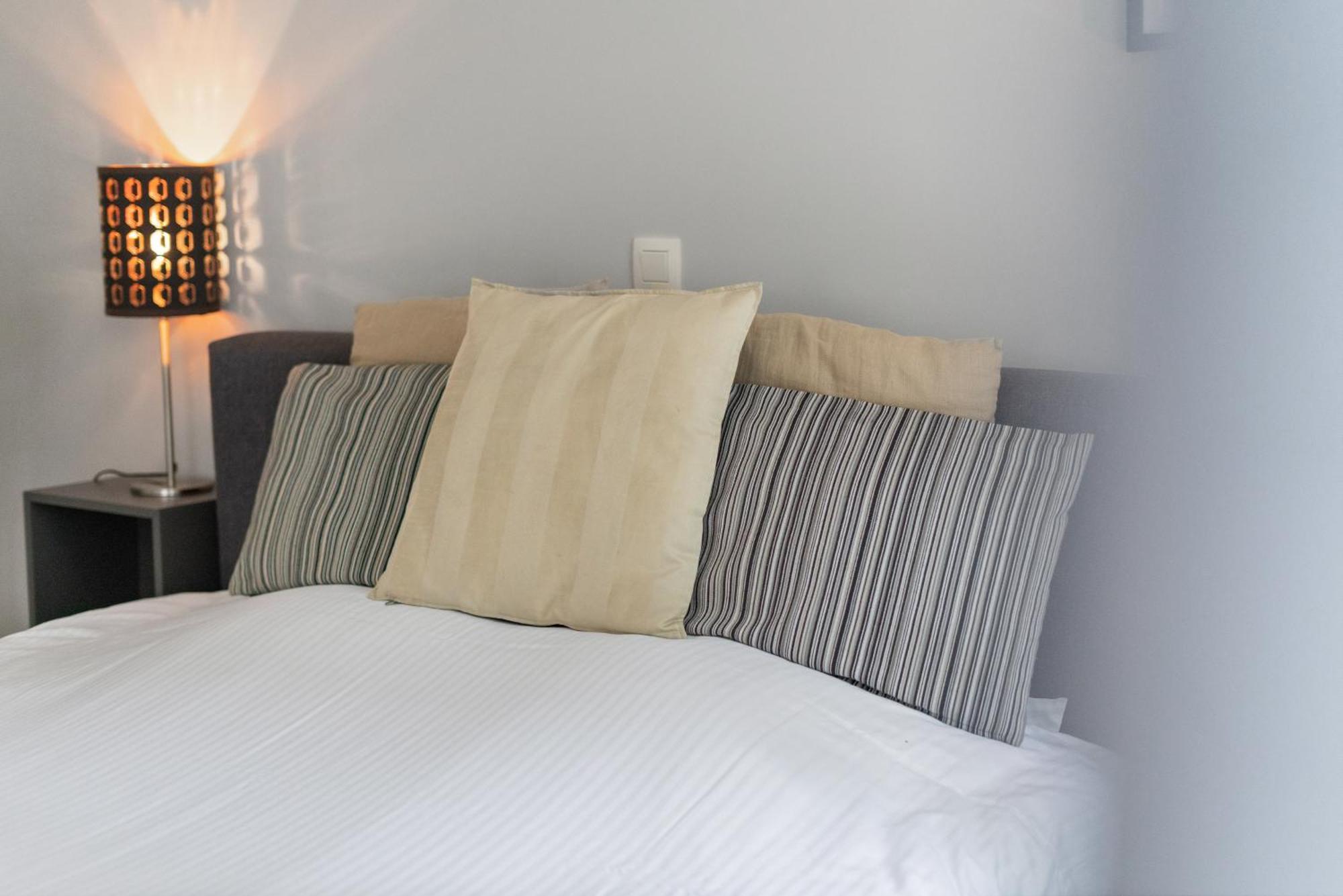 Spacious Guest Suites Near Historic Market - 5 Min Walk Брюж Екстериор снимка