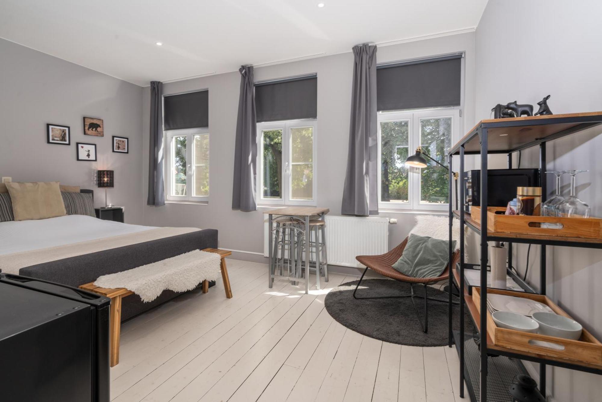 Spacious Guest Suites Near Historic Market - 5 Min Walk Брюж Екстериор снимка